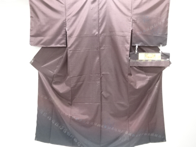 未使用品　仕立て上がり　作家物　文字模様本場大島紬訪問着